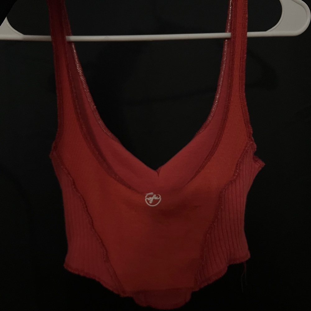 Red tank - Picture 4 of 4